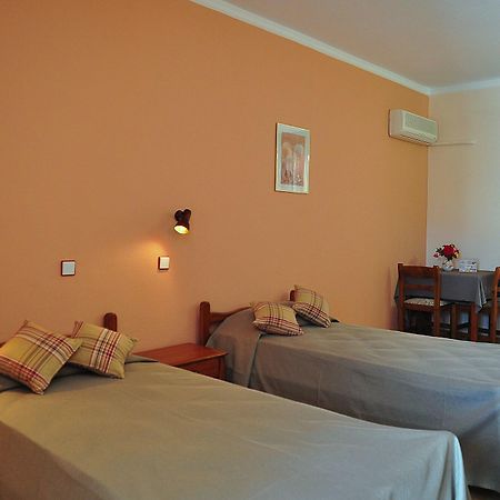פסאלידי Sandys Studios Apartments And Log Villas מראה חיצוני תמונה