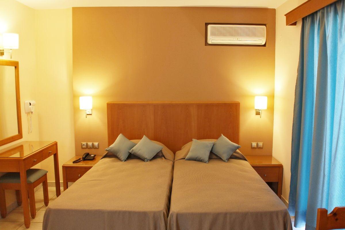 פסאלידי Sandys Studios Apartments And Log Villas מראה חיצוני תמונה