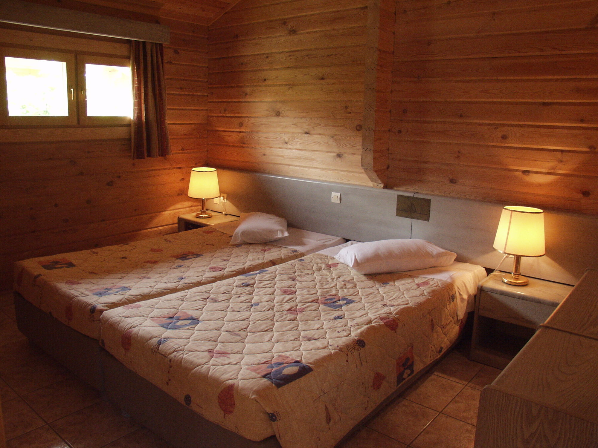פסאלידי Sandys Studios Apartments And Log Villas מראה חיצוני תמונה