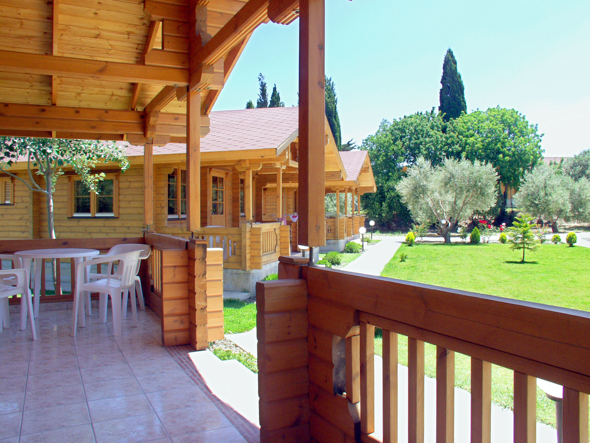 פסאלידי Sandys Studios Apartments And Log Villas מראה חיצוני תמונה