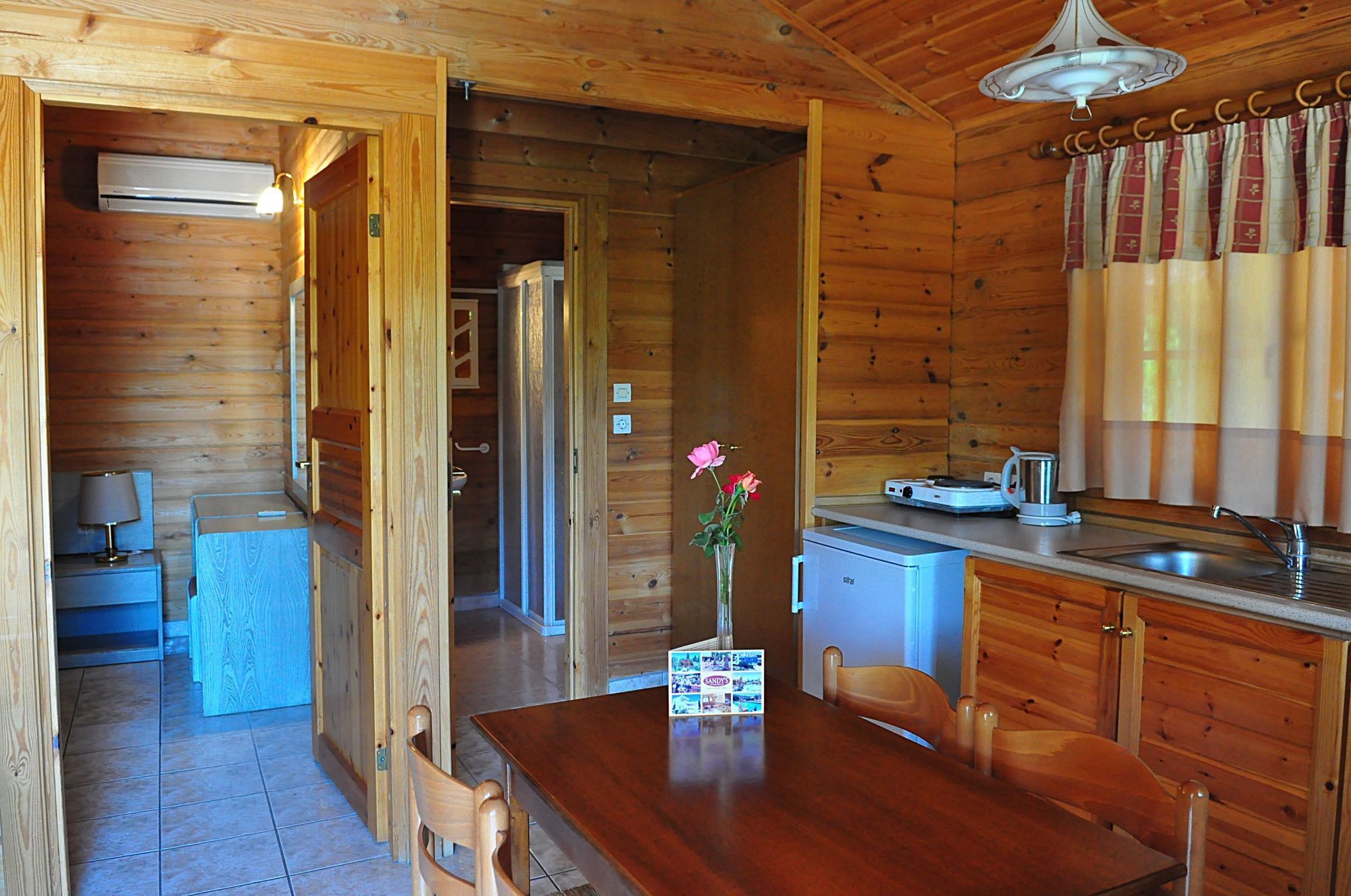 פסאלידי Sandys Studios Apartments And Log Villas מראה חיצוני תמונה