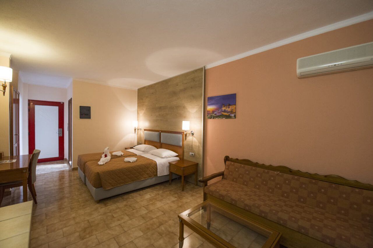פסאלידי Sandys Studios Apartments And Log Villas מראה חיצוני תמונה